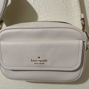 KATE SPADE CAMERA CROSSBODY BAG🤍